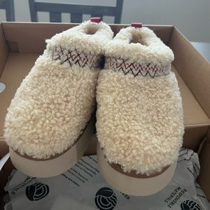 ugg tazz shearling slides size 10